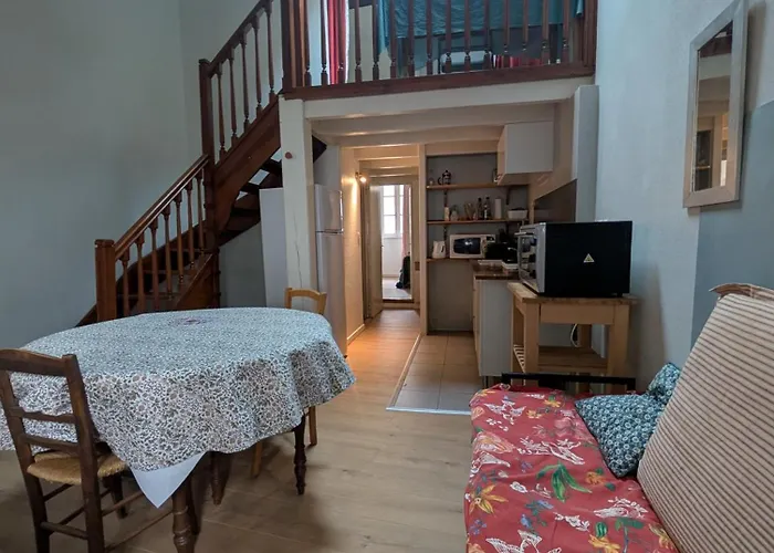 Апартаменты Du Cordouan, Lumineux, Calme Et A 100m Du Marche Ла-Рошель